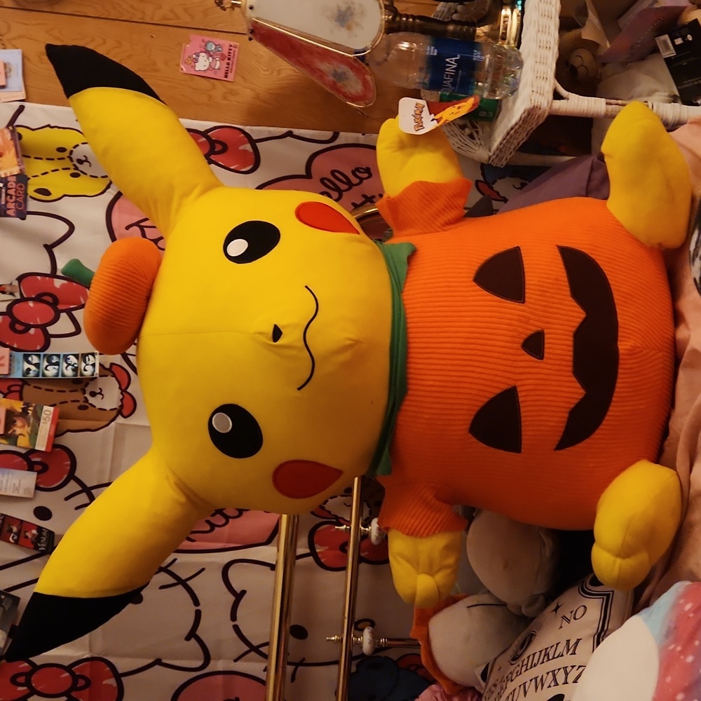 Pumpkin pikachu 33 inches